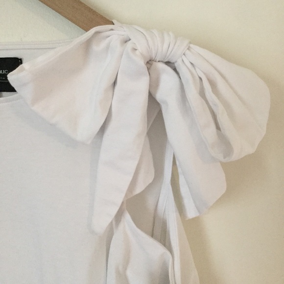 Banana Republic Cold Shoulder Tie Tee - Picture 4 of 8